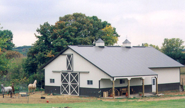 Equestrian_PoleBuilding_LesterBuildings.jpg